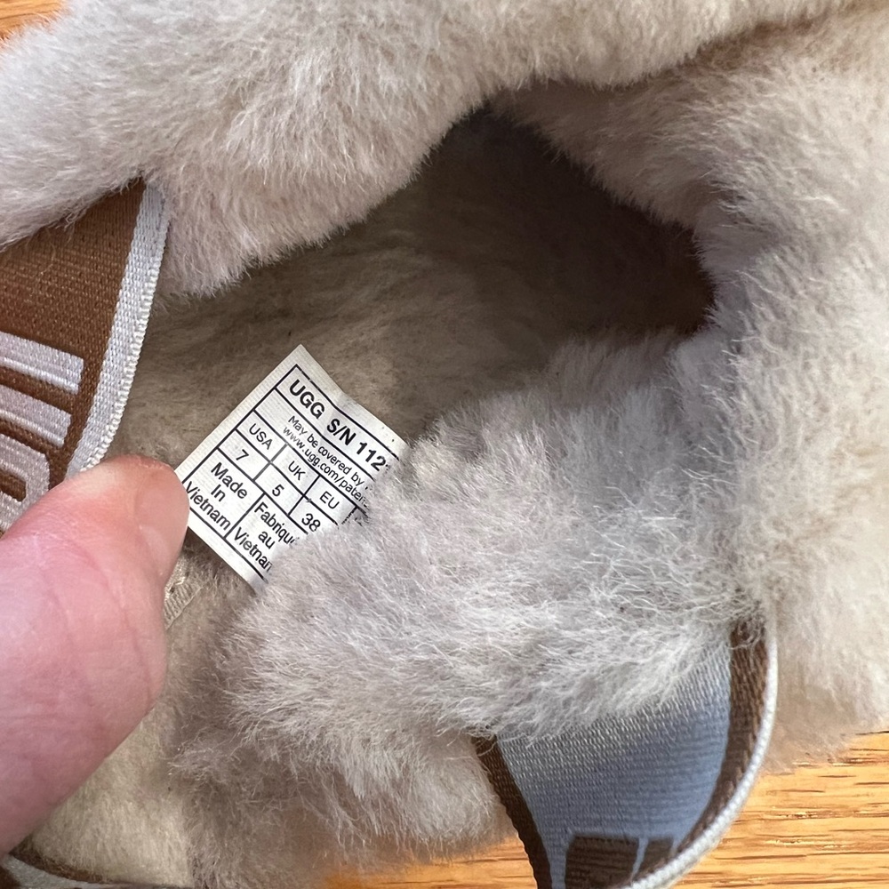 UGG Women's Disco Cross Slide slides in a cream and tan - Picture 6 of 6